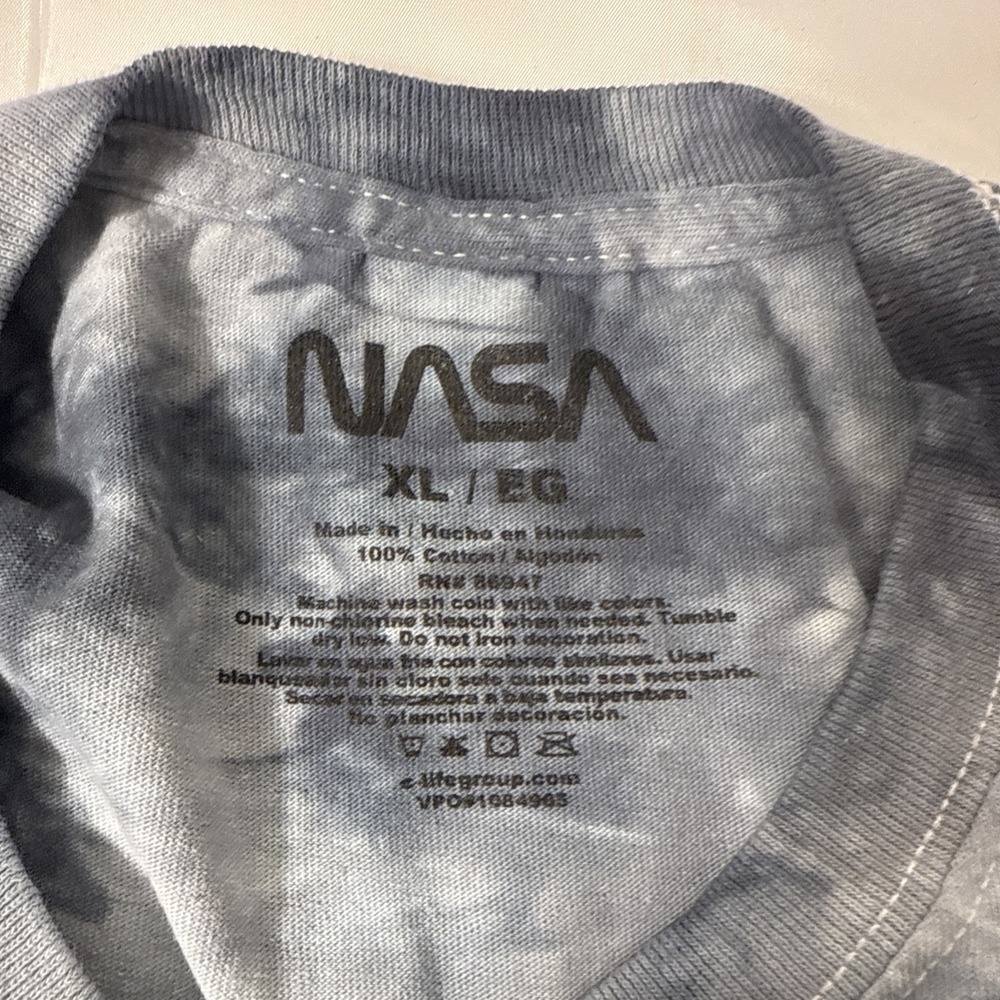 NASA Space Gray Tie Dye Men's Astronaut Graphic T-Shirt in XL - Picture 3 of 4